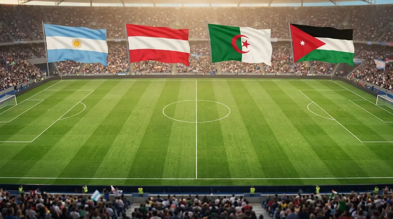 Skupina J MS 2026 s vlajkami Argentíny, Rakúska, Alžírska a Jordánska